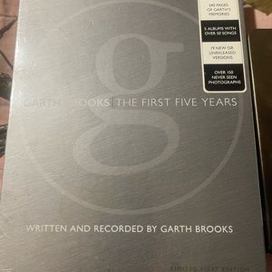 Garth Brooks set